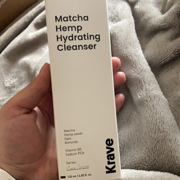 Matcha hemp hydrating cleanser by Krave - Picture 2 of 2